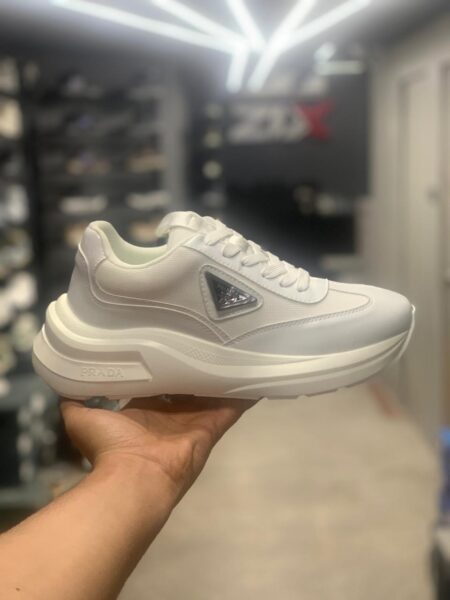 PRADA 37