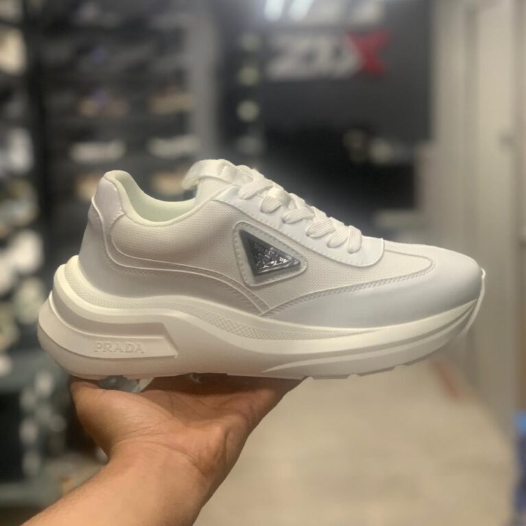 PRADA 37
